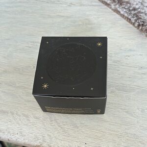 Lunaversal translucent setting powder